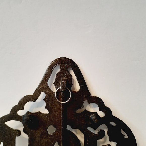 Vintage Avon Brass, Footed Trivet & Wall Hanging "JOY" with Christmas Holly - Picture 8 of 9